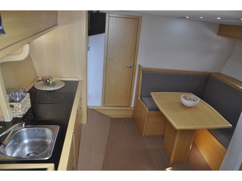 Portimão Motorboot Cabine 2   8  gasten 9.8 m Lijstnummer: #25341 2