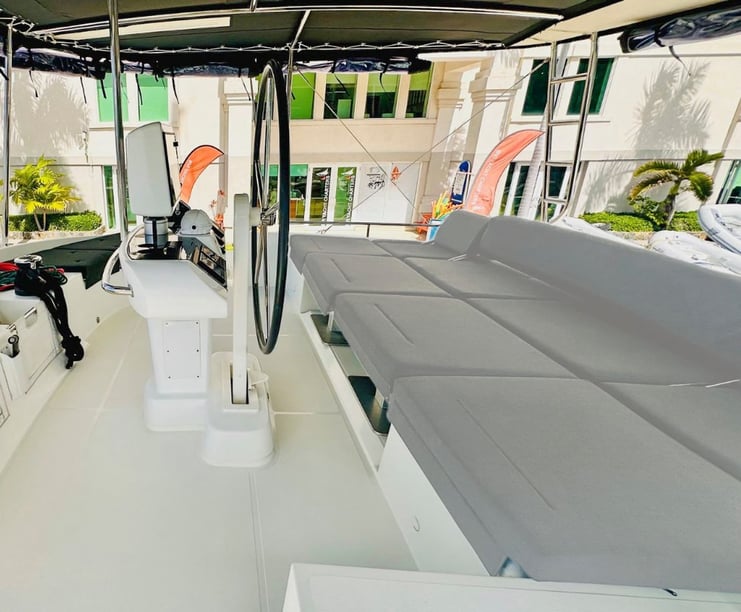 Sant Antoni de Portmany Catamaran Cabine 5  Couchettes 10  Invités 10  15.8 m Numéro de l'annonce: #25344 4