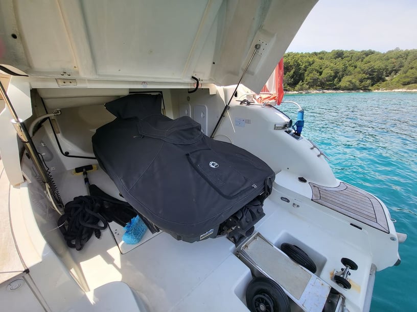 Primošten Yate a motor Cabina 3  6  literas 14  invitados 15.3 m Número de anuncio: #25367 5