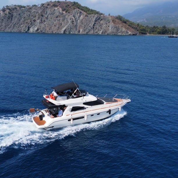Kemer Motorjacht  4  slaapplaatsen 10  gasten 13.4 m Lijstnummer: #25376 2