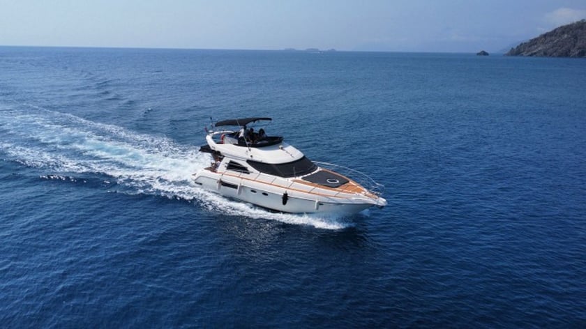 Kemer Motorjacht  4  slaapplaatsen 10  gasten 13.4 m Lijstnummer: #25376 3