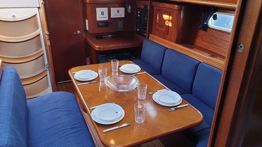 Nikiti - Chalkidiki Zeilboot Cabine 5  10  slaapplaatsen 9  gasten 15.48 m Lijstnummer: #25379 3