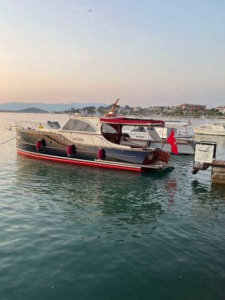 Ayvalik Yacht a motore cabina 1  cuccette 2  10  ospiti 10 m Numero dell'inserzione: #25389 3