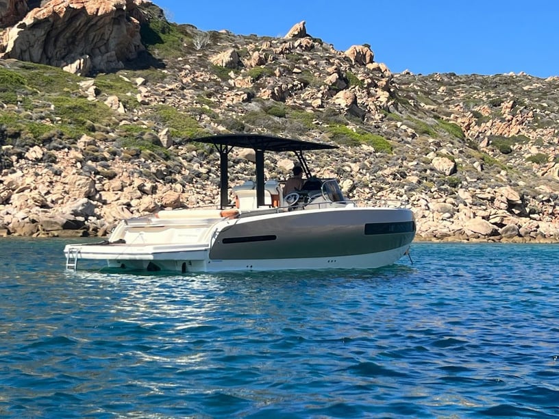 Porto Rotondo Bateau à moteur Cabine 1   Invités 2  7.97 m Numéro de l'annonce: #25392 3