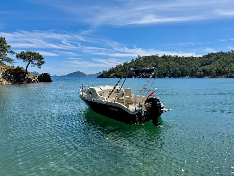 Gocek Lancha motora Cabina 1   4  invitados 5 m Número de anuncio: #25397 3