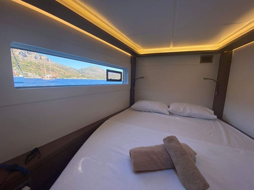 Sant Antoni de Portmany Catamaran Cabine 6  12  slaapplaatsen 12  gasten 13.99 m Lijstnummer: #25401 5
