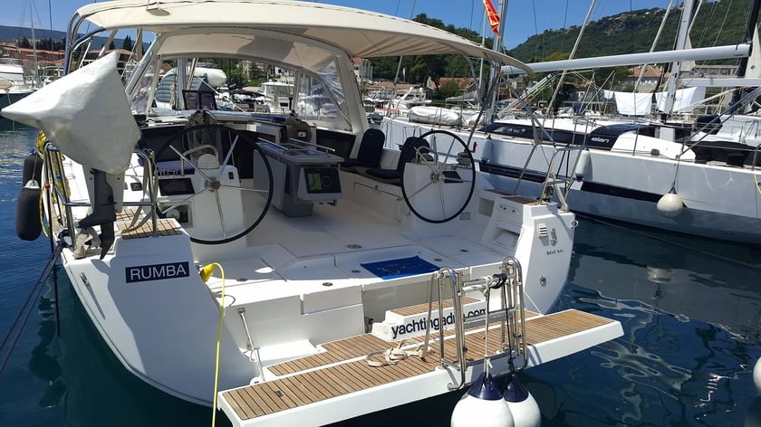 Herceg Novi Barca a vela cabina 3  cuccette 6  6  ospiti 13.85 m Numero dell'inserzione: #25412 3