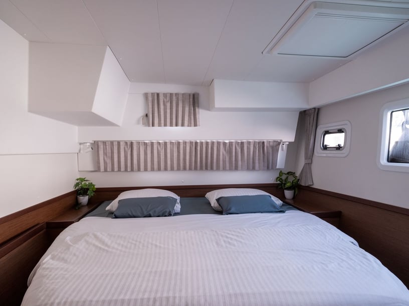 Dubrovnik Catamaran 3 cabin 8 berths 8 guests 12.94 m Listing Number: #25416 5