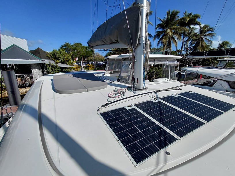 Pointe à Pitre Catamaran Cabine 4  10  slaapplaatsen 10  gasten 12.8 m Lijstnummer: #25430