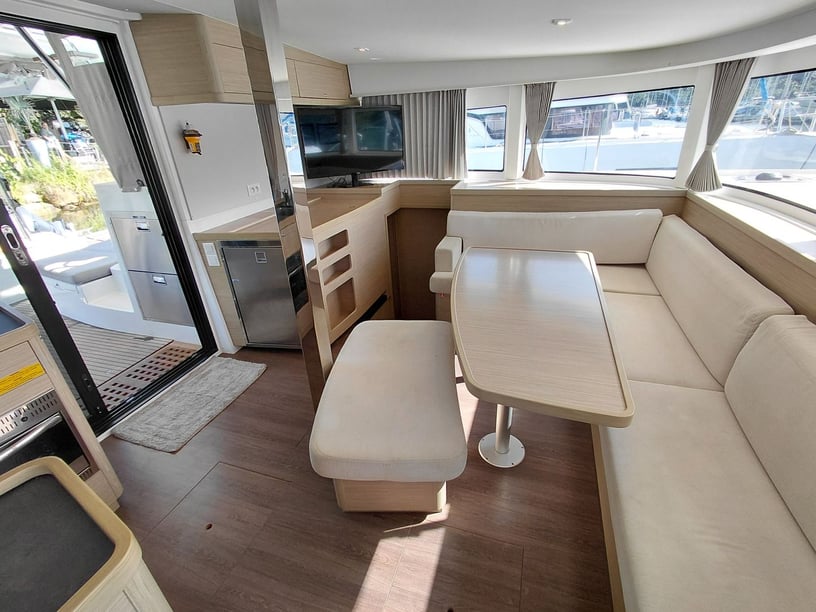 Pointe à Pitre Catamaran Cabine 4  10  slaapplaatsen 10  gasten 12.8 m Lijstnummer: #25430 2