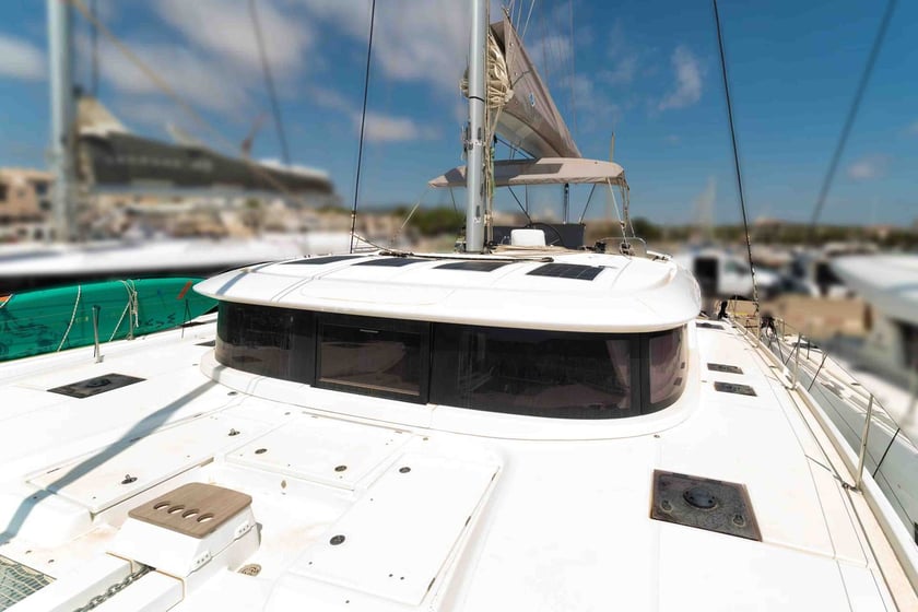 Martinique Catamaran 6 cabin 10 berths 10 guests 13.76 m Listing Number: #25431 4