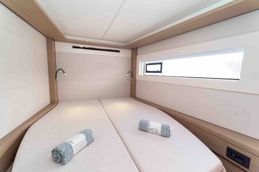 Martinique Catamaran 6 cabin 10 berths 10 guests 13.76 m Listing Number: #25431 3