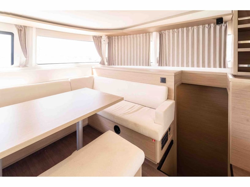 Martinique Catamaran 6 cabin 10 berths 10 guests 13.76 m Listing Number: #25431 2