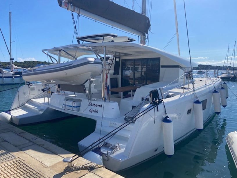 Martinica Catamarano cabina 4  cuccette 10  10  ospiti 12.8 m Numero dell'inserzione: #25432 5