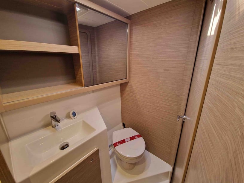 Martinique Catamaran 4 cabin 10 berths 10 guests 12.8 m Listing Number: #25433 5