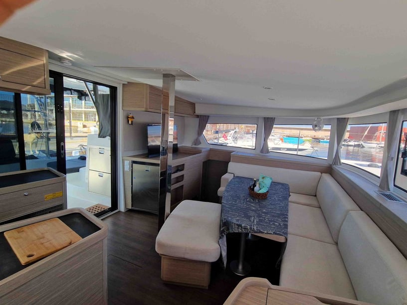 Martinique Catamaran 4 cabin 10 berths 10 guests 12.8 m Listing Number: #25433 2