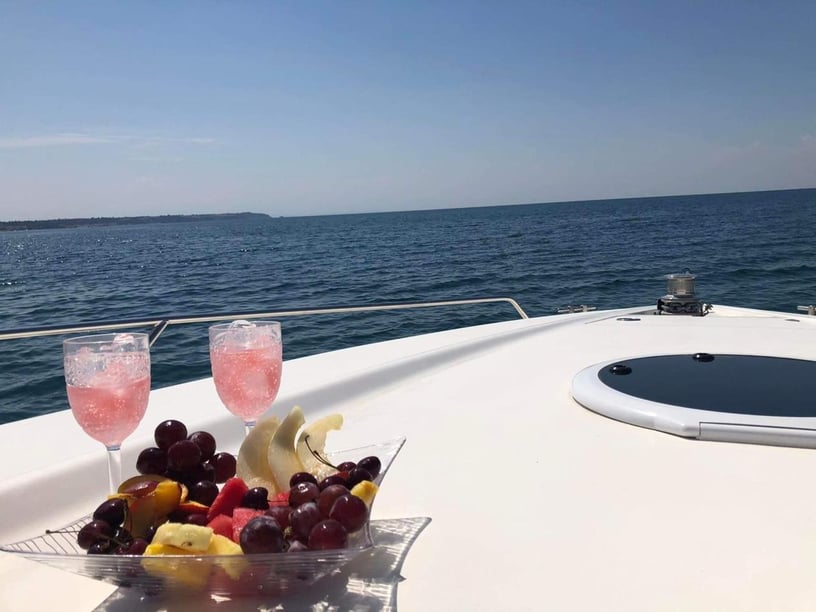 Nikiti — Chalkidiki Motoryat 3 kabin Konaklama 8 kişi Seyir 8 kişi 16.65 m İlan No: #25436 3