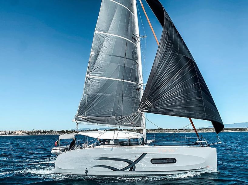 Portoferraio Catamaran Cabine 6  Couchettes 12  Invités 12  11.33 m Numéro de l'annonce: #25445
