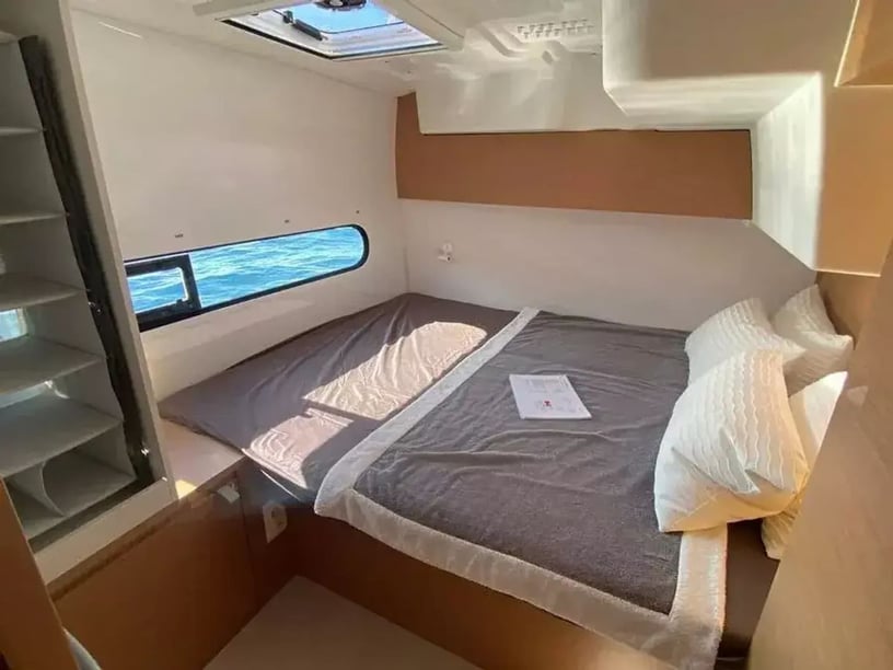 Portoferraio Catamaran Cabine 6  Couchettes 12  Invités 12  11.33 m Numéro de l'annonce: #25445 3