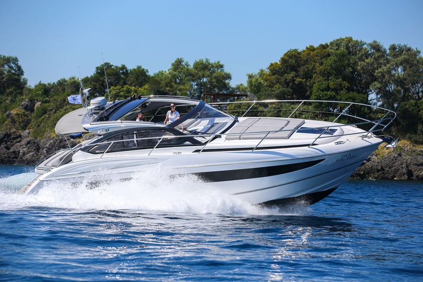 Gouvia Motorboot 2 Kabine 4 Liegeplätze 4 Gäste 12.98 m Nummer des Inserats: #25448 5