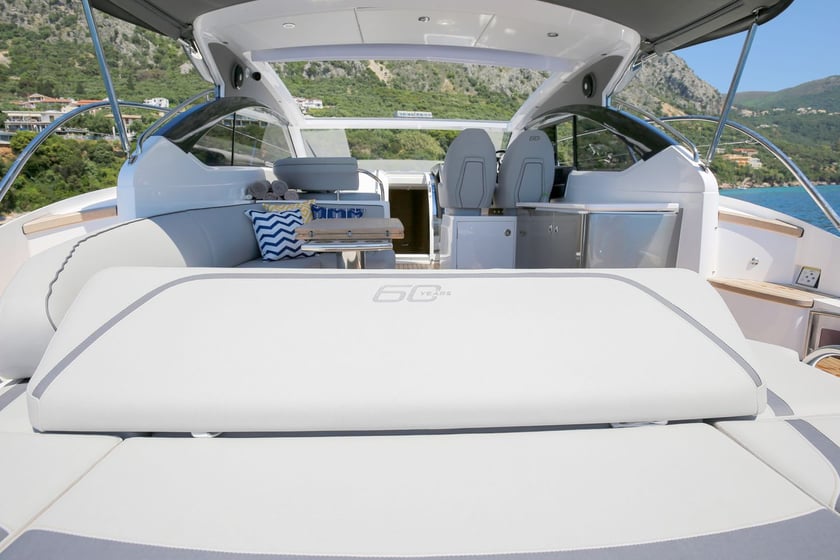 Gouvia Motorboot 2 Kabine 4 Liegeplätze 4 Gäste 12.98 m Nummer des Inserats: #25448 3