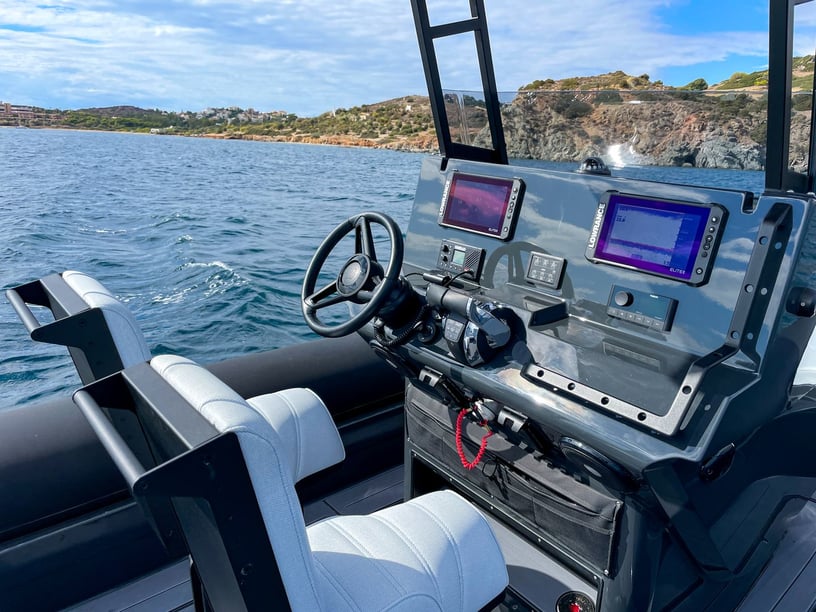 Agios Ioannis Peristeron Motorboat   6 guests 9.3 m Listing Number: #25452 2