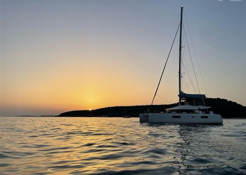 Sant Antoni de Portmany Catamaran Cabine 6  Couchettes 12  Invités 12  15.85 m Numéro de l'annonce: #25457 4