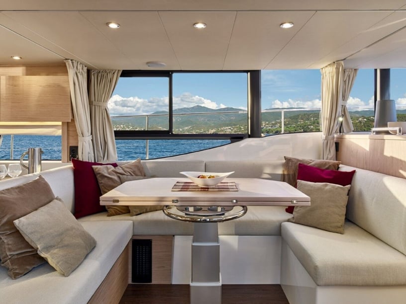 Portimão Motorboot Cabine 3  6  slaapplaatsen 6  gasten 14.74 m Lijstnummer: #25460 2