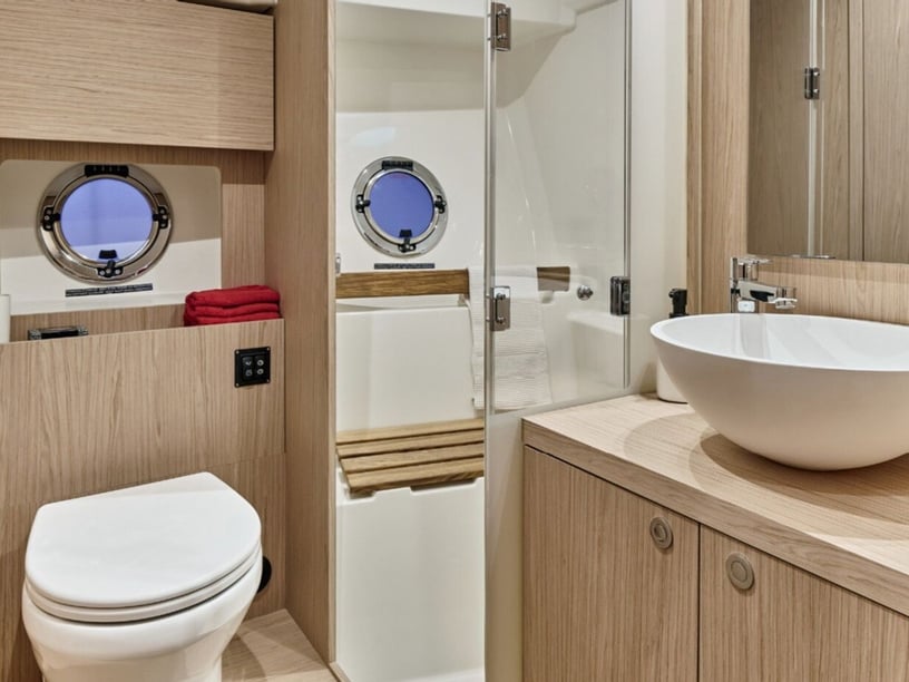 Portimao Sürat Teknesi 3 kabin Konaklama 10 kişi Seyir 14 kişi 24 m İlan No: #25460 3