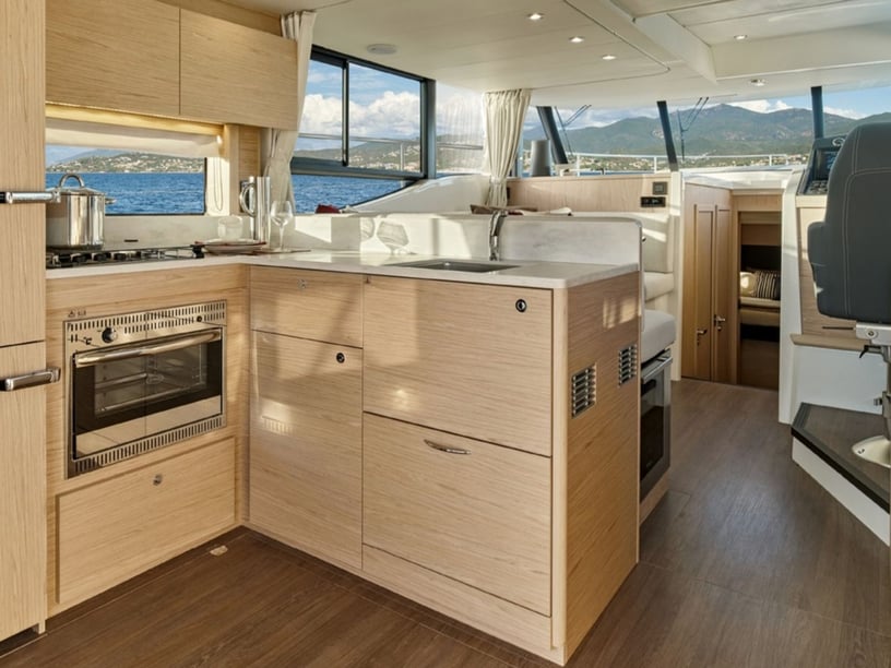 Portimão Motorboot Cabine 3  6  slaapplaatsen 6  gasten 14.74 m Lijstnummer: #25460 4
