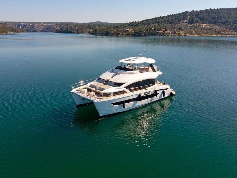Skradin Katamaran 4 Kabine 8 Liegeplätze 30 Gäste 16.5 m Nummer des Inserats: #25461