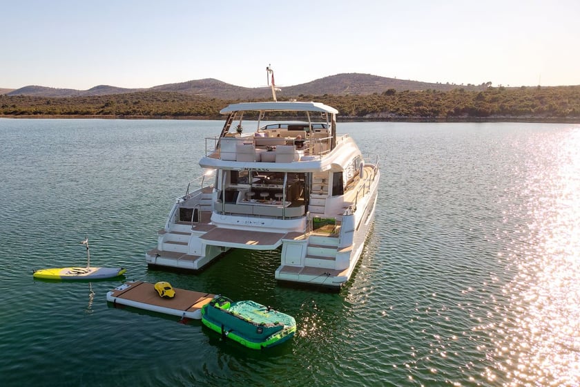 Skradin Catamaran Cabine 4  Couchettes 8  Invités 30  16.5 m Numéro de l'annonce: #25461 5
