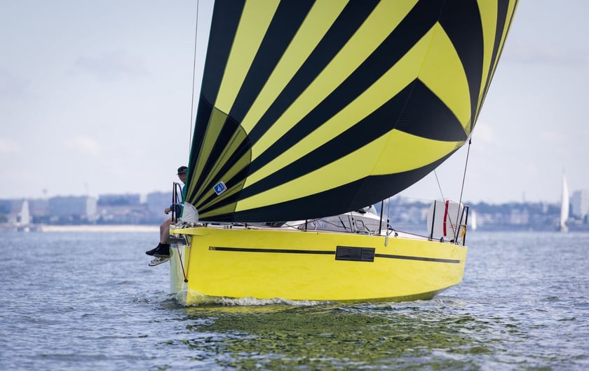 La Rochelle Sailboat 1 cabin 2 berths 2 guests 8.9 m Listing Number: #25462 5
