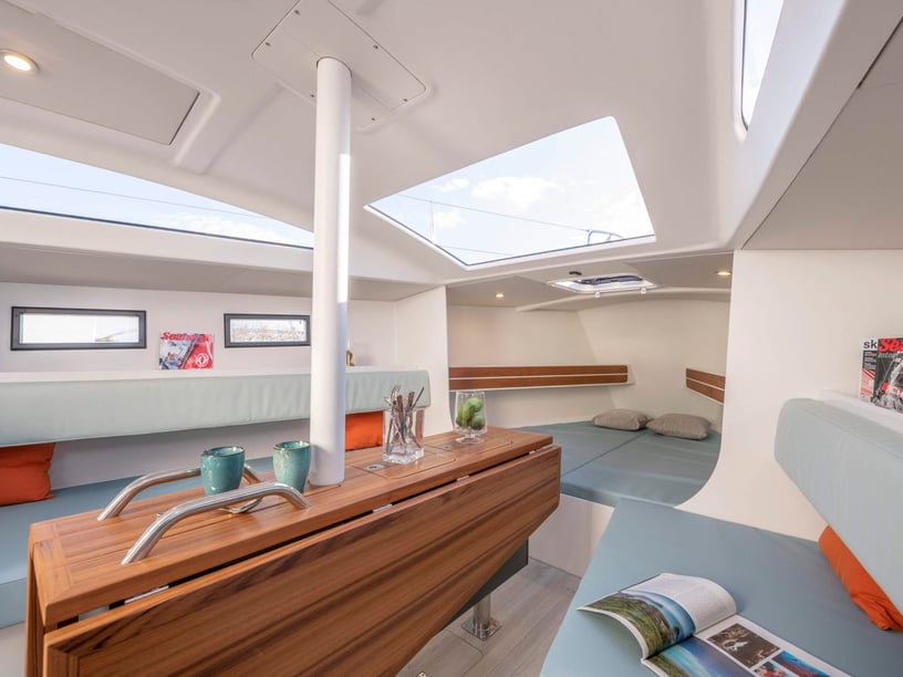 La Rochelle Sailboat 1 cabin 2 berths 2 guests 8.9 m Listing Number: #25462 2