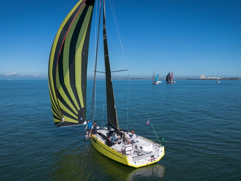 La Rochelle Sailboat 1 cabin 2 berths 2 guests 8.9 m Listing Number: #25462