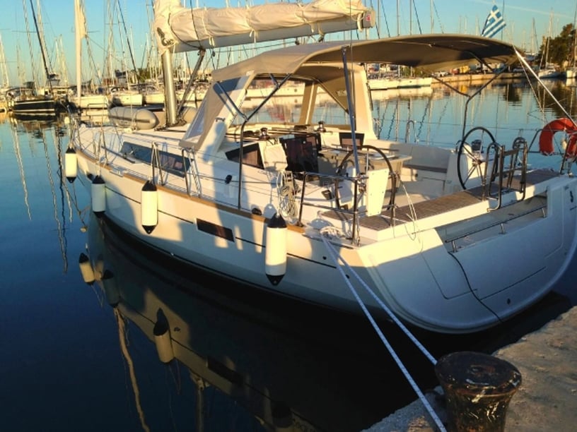 Paros Sailboat 4 cabin 10 berths 10 guests 13.85 m Listing Number: #25463