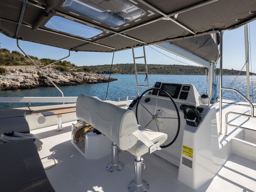 Palermo Catamaran 5 cabin 10 berths 10 guests 14.6 m Listing Number: #25474 3