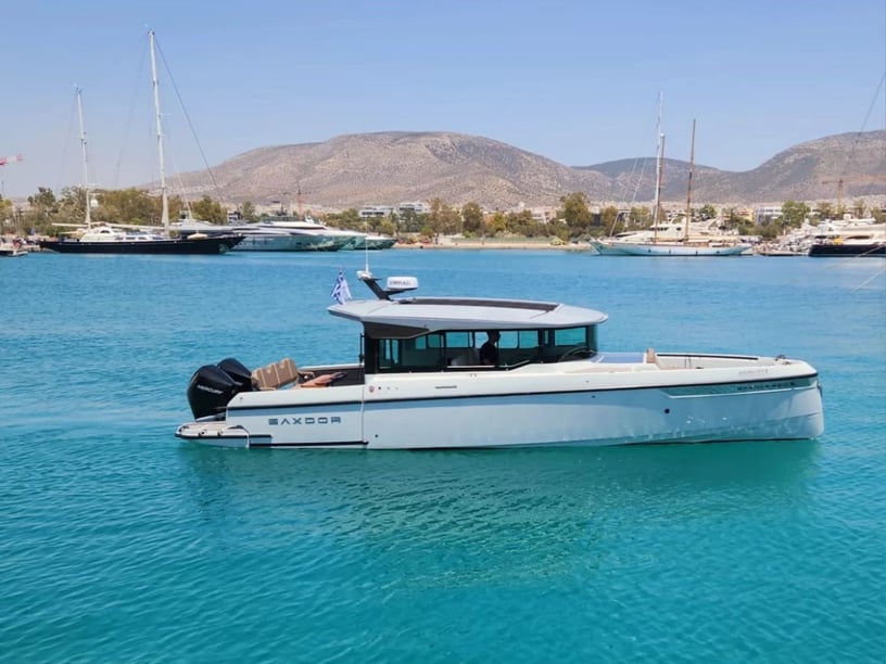 Hellinikon - Athens Motorboat 1 cabin 2 berths 9 guests 10.28 m Listing Number: #25475