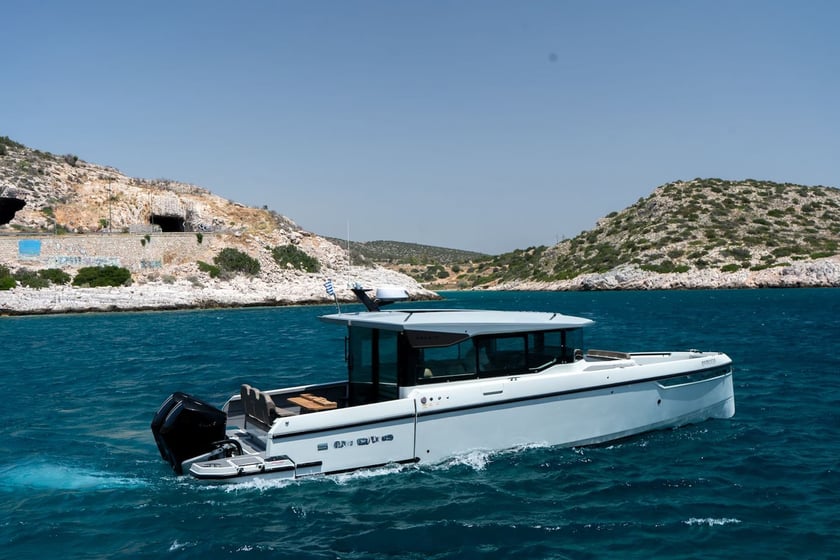 Hellinikon - Athens Sürat Teknesi 1 kabin Konaklama 2 kişi Seyir 9 kişi 10.28 m İlan No: #25475 4