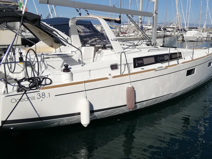Vibo Marina Sailboat 3 cabin 6 berths 6 guests 11.58 m Listing Number: #25476