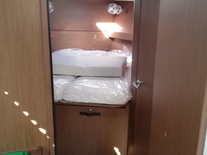 Vibo Marina Sailboat 3 cabin 6 berths 6 guests 11.58 m Listing Number: #25476 4