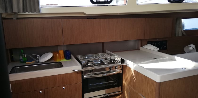 Vibo Marina Sailboat 3 cabin 8 berths 8 guests 12.43 m Listing Number: #25477 5