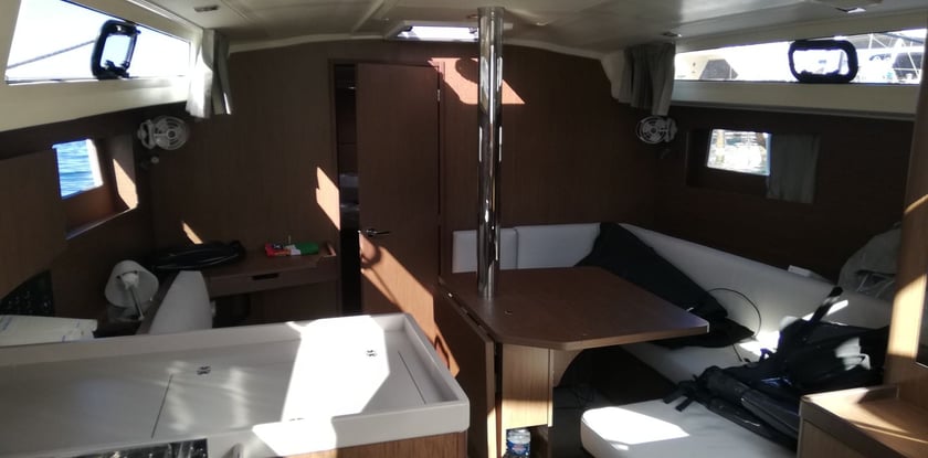 Vibo Marina Sailboat 3 cabin 8 berths 8 guests 12.43 m Listing Number: #25477 4