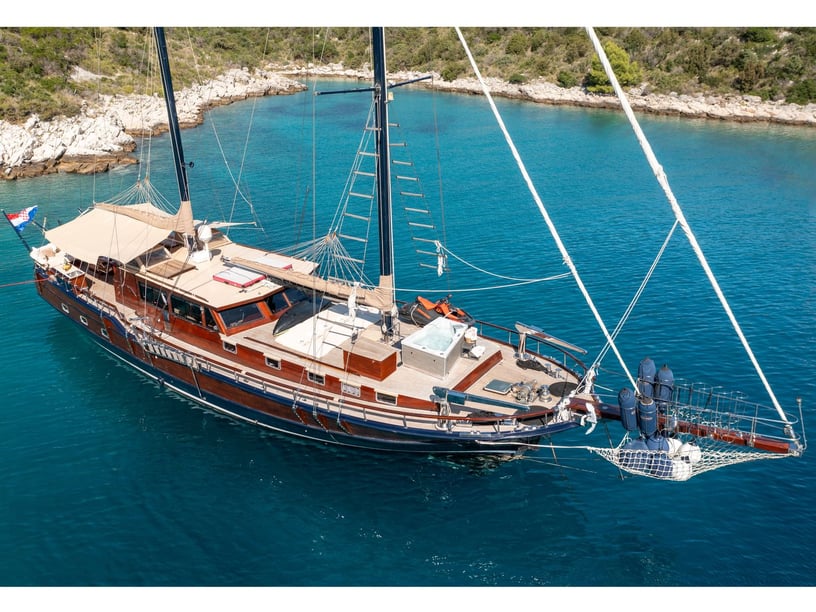 Split Gulet 4 cabin 9 berths 9 guests 28 m Listing Number: #25482