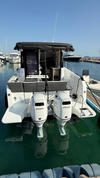 Zara Motoscafo cabina 2  cuccette 6  6  ospiti 8.9 m Numero dell'inserzione: #25511 5