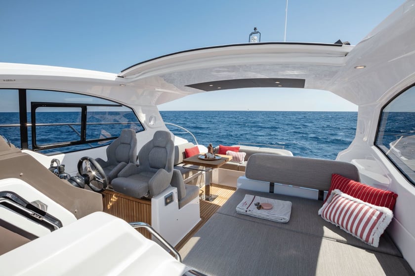 Castellammare di Stabia Motorboat 2 cabin 5 berths 12 guests 14.61 m Listing Number: #25512 3