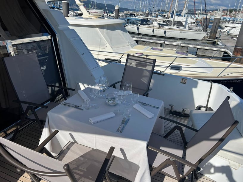 Vigo Motorjacht Cabine 3  6  slaapplaatsen 6  gasten 16.8 m Lijstnummer: #25524 5