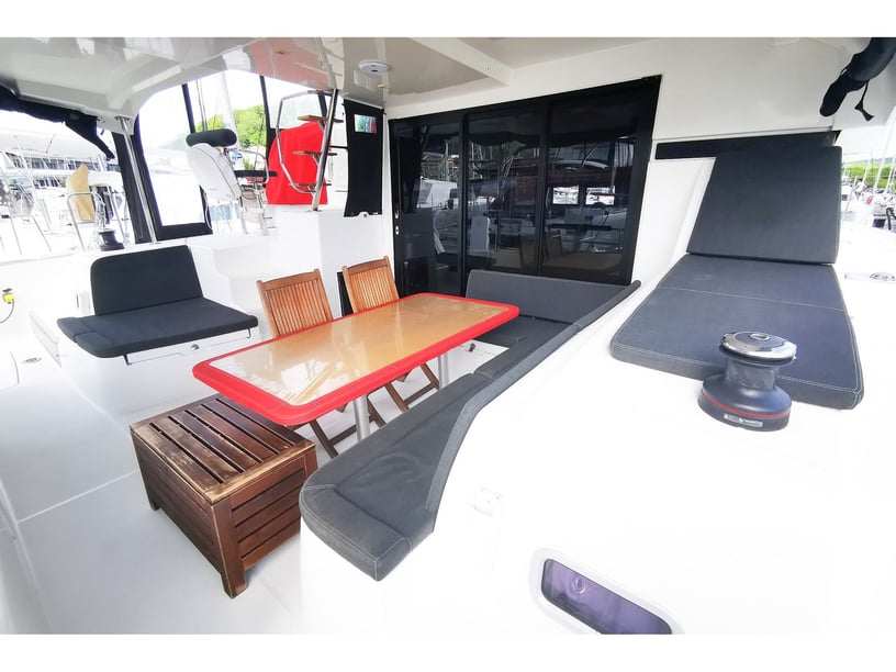 Große Insel Catamaran Cabine 4  Couchettes 8  Invités 6  12.94 m Numéro de l'annonce: #25525 5