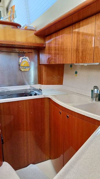 Roma Motoscafo cabina 3  cuccette 6  12  ospiti 14.65 m Numero dell'inserzione: #25529 3