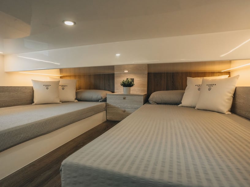 Palma de Mallorca Motorboat 2 cabin 4 berths 12 guests 10.4 m Listing Number: #25534 2